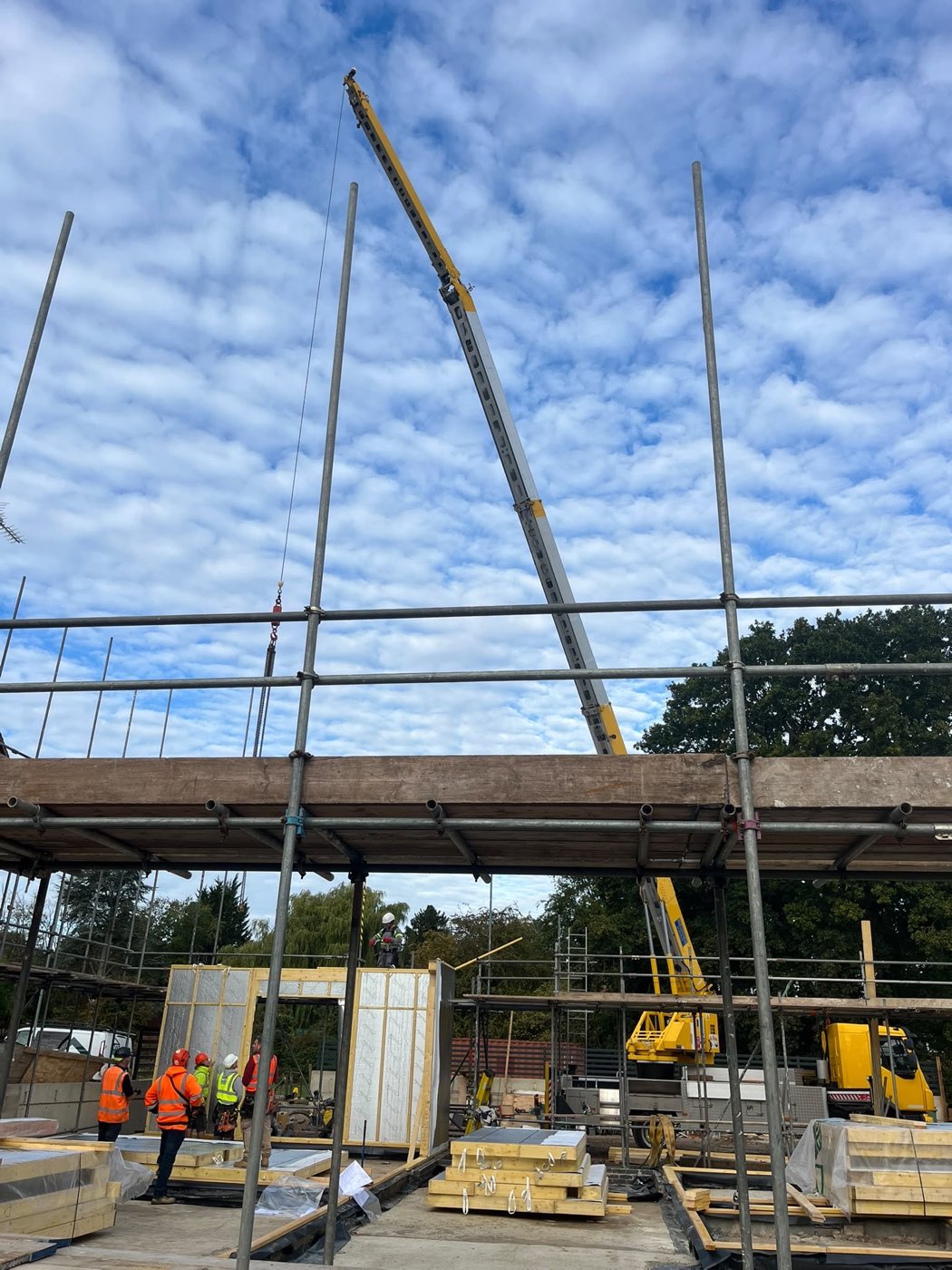 Foundations and crane lift — Lift in