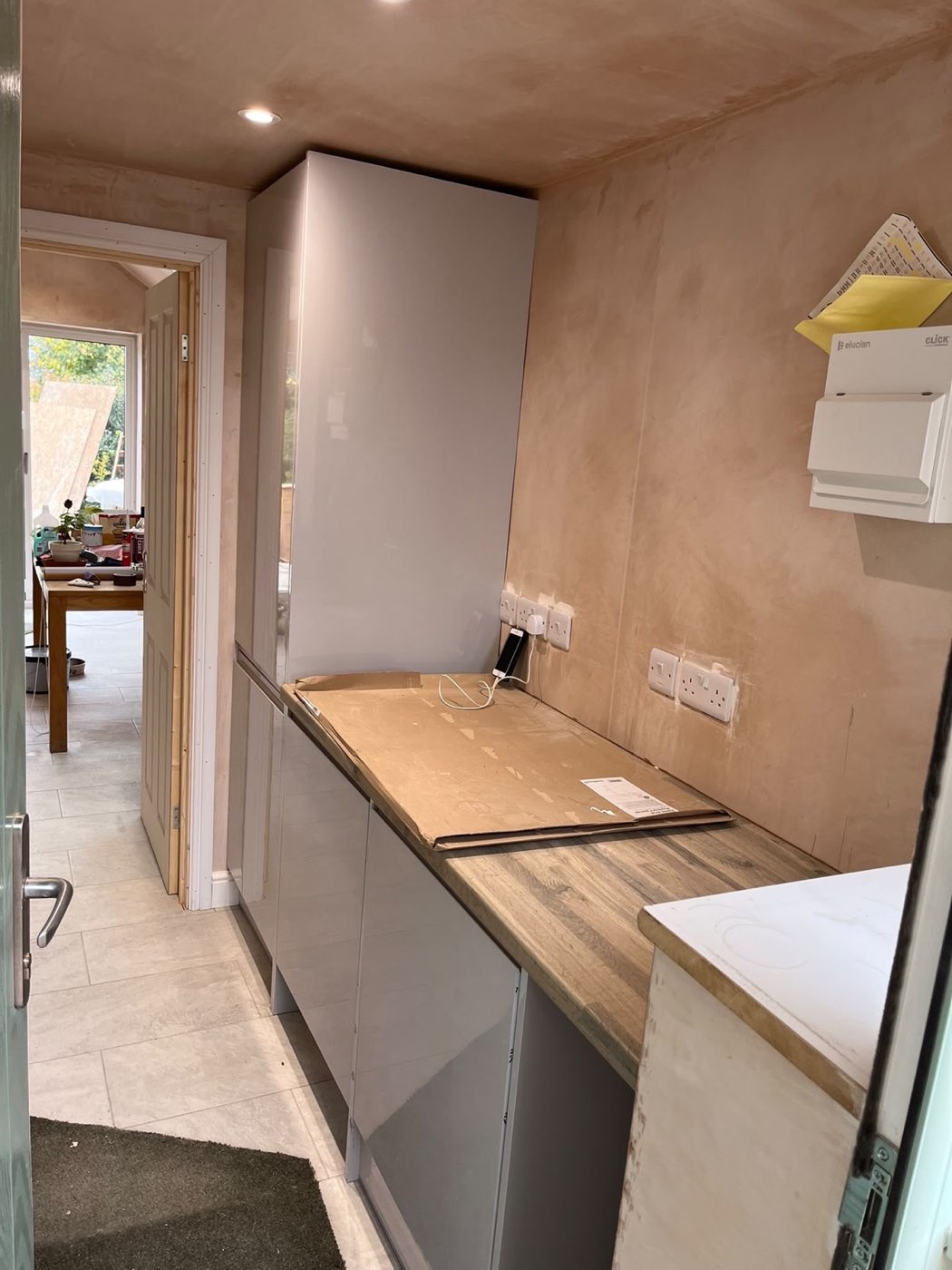 Kitchen-diner — Fitting