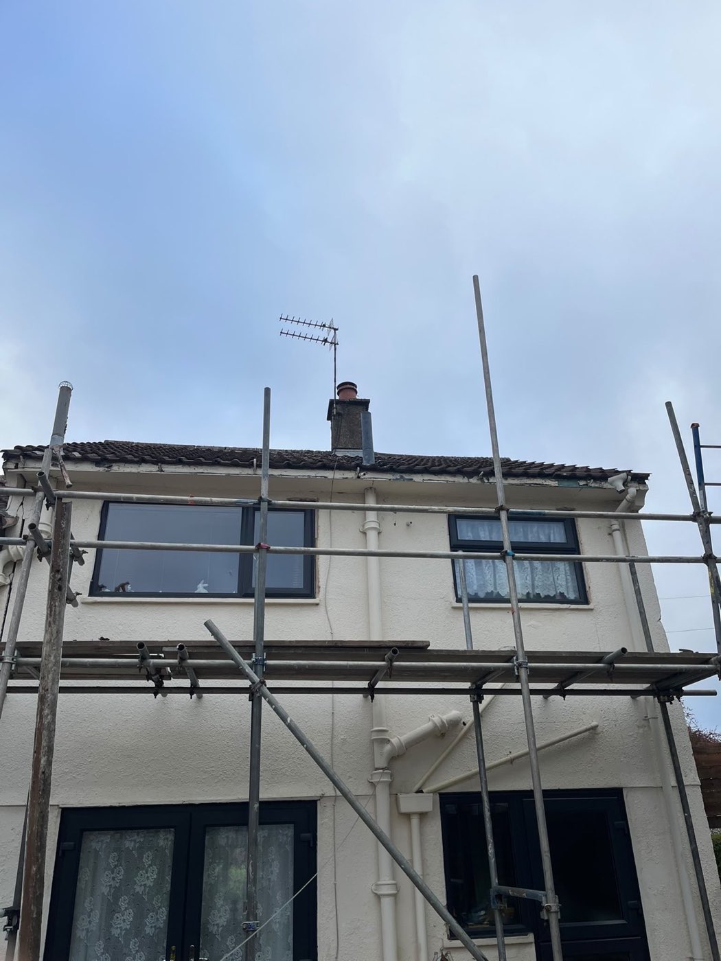 Roof and ridge work — Access