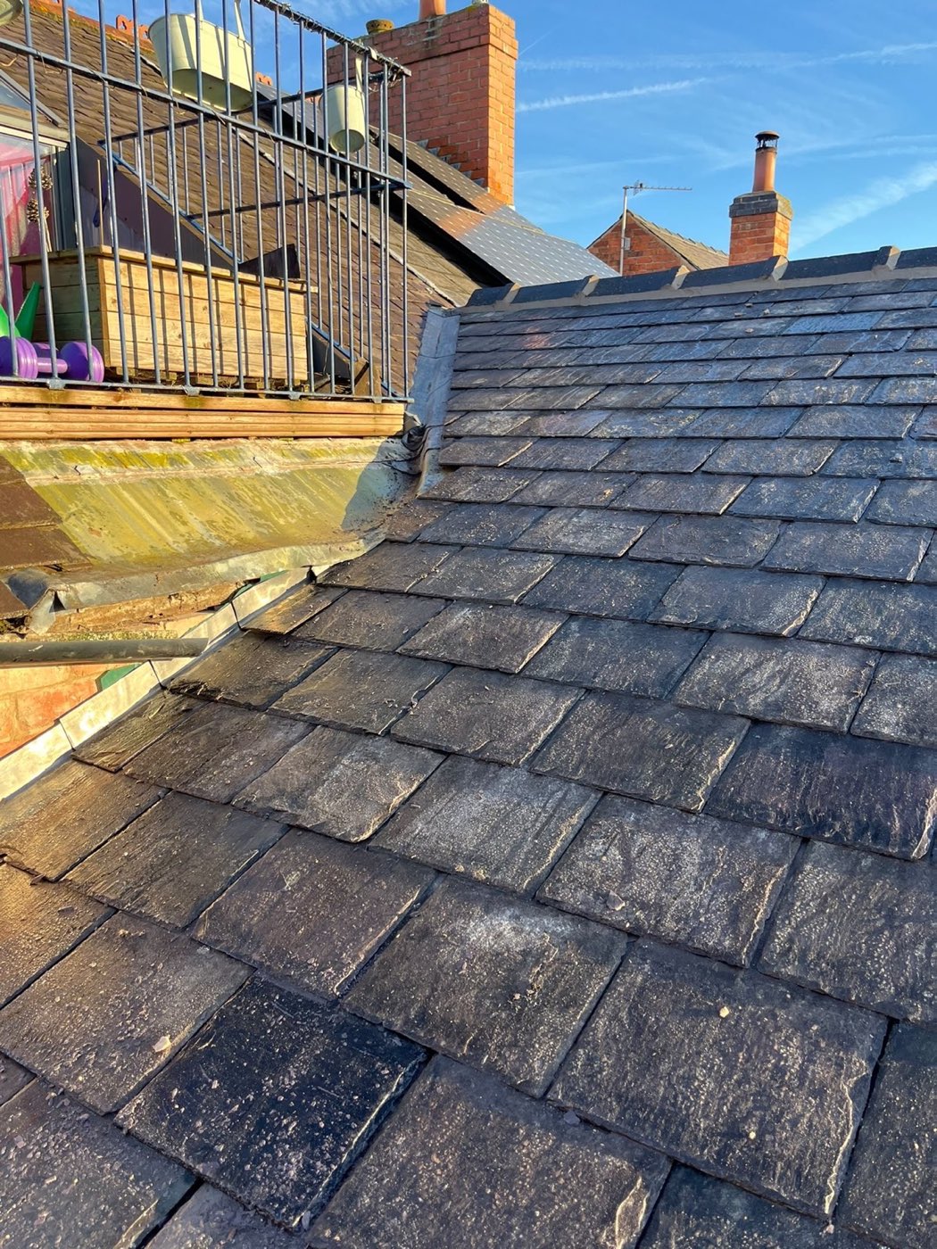 Roof and ridge work — Ridge