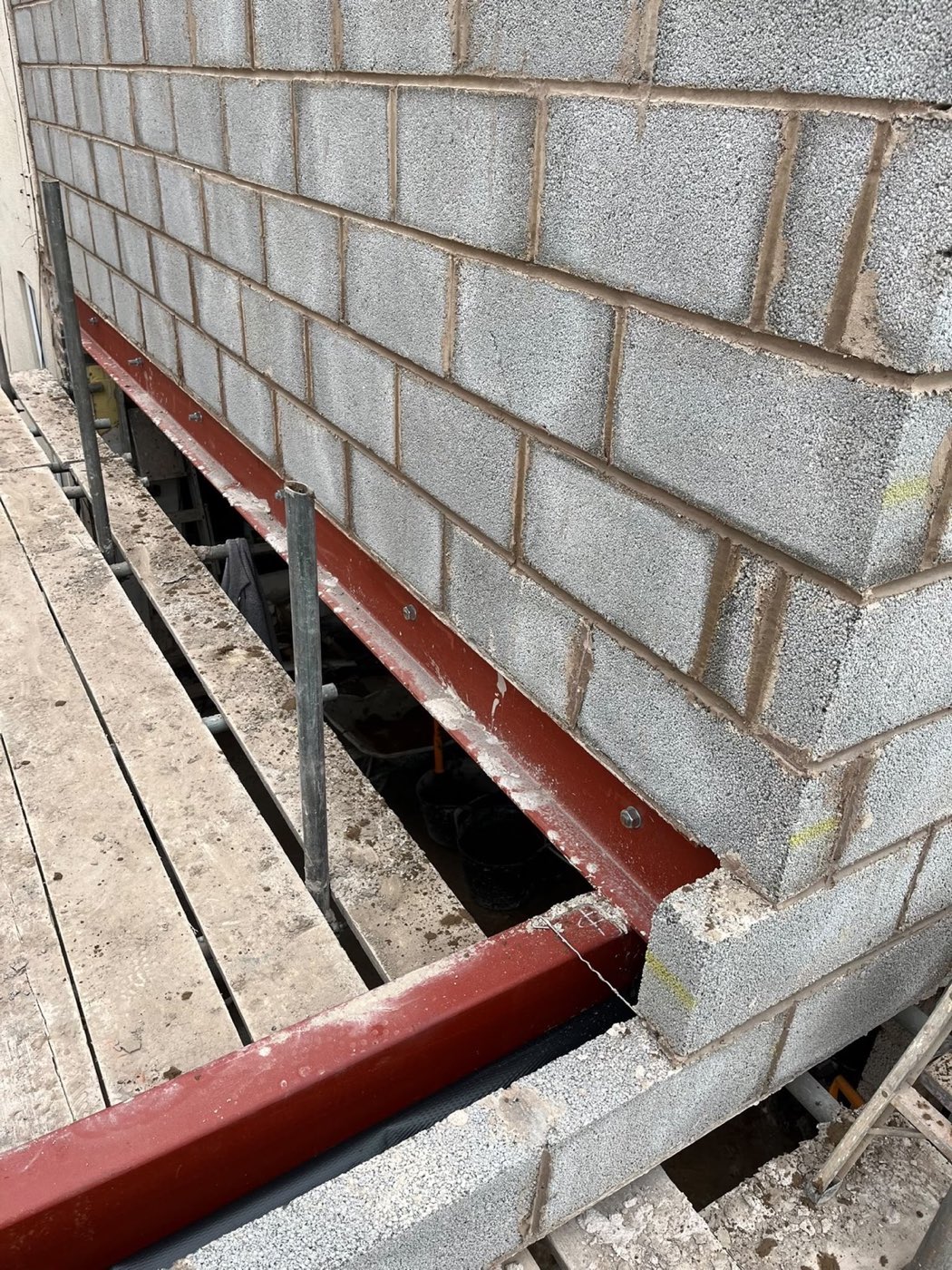 Steel beam into blockwork — Beam in